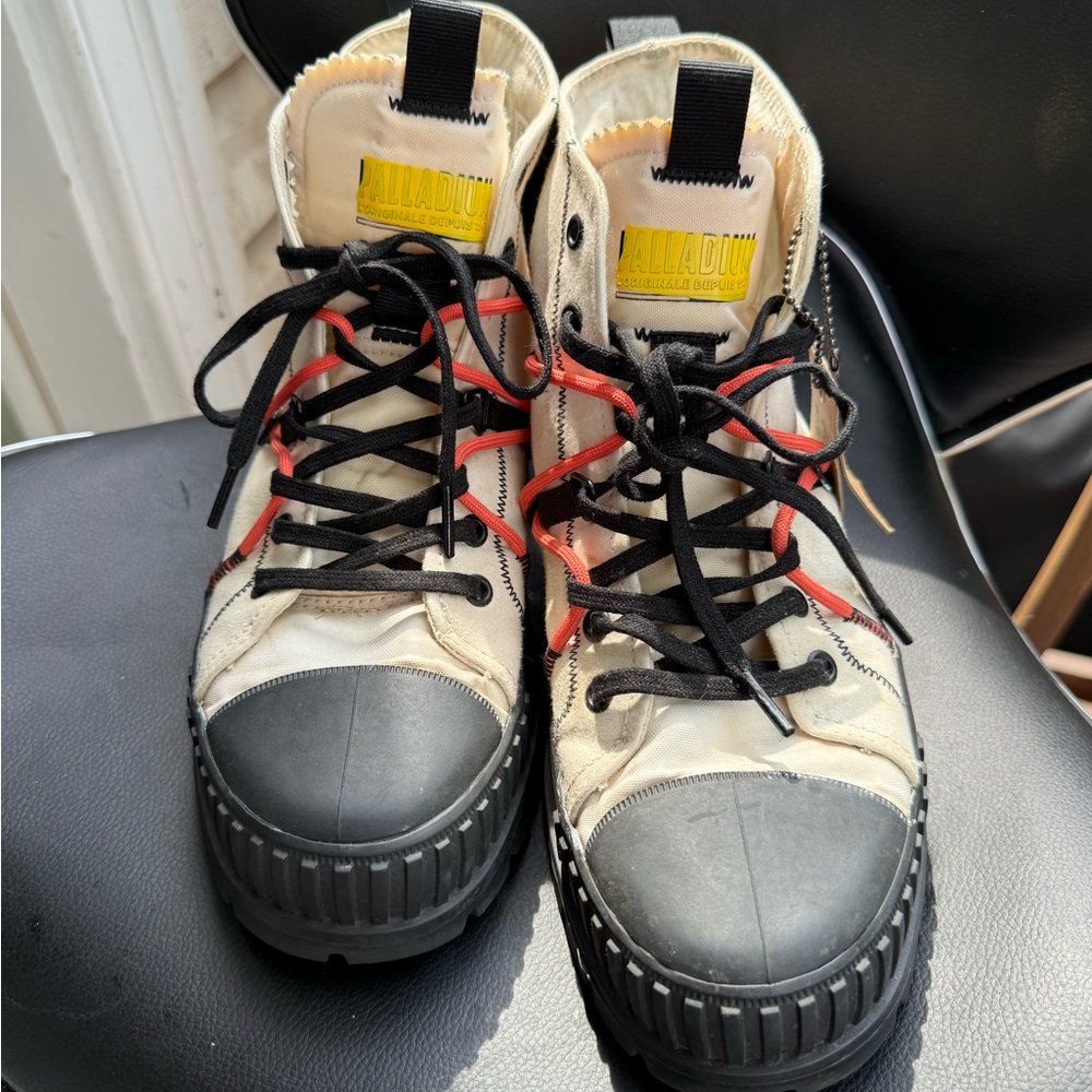 Kids High-Top Sneakers - White and Black - Picture 3 of 10